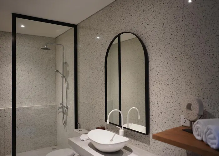 Prime Oberoi Modern 2br Instaworthy 1 Min To La Favela No Floods Walk To Eat Street * 塞米亚克