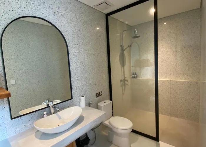 别墅 Prime Oberoi Modern 2br Instaworthy 1 Min To La Favela No Floods Walk To Eat Street